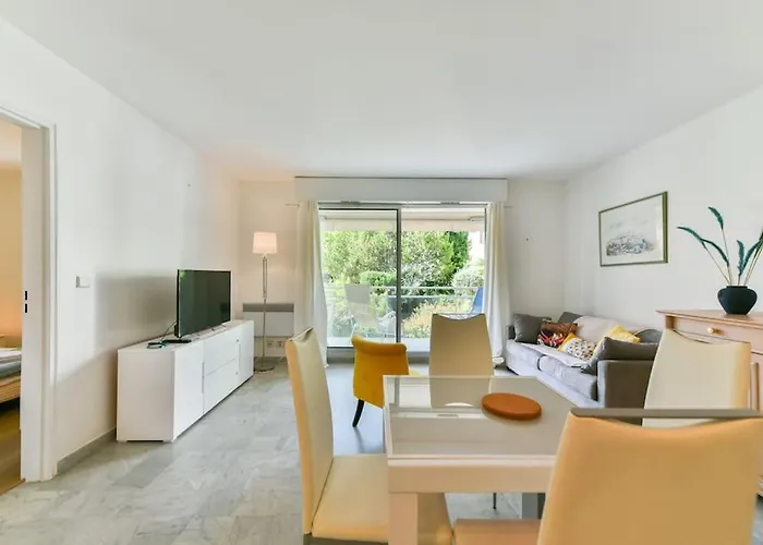 Appartement Bel En Bord De à Les Pins