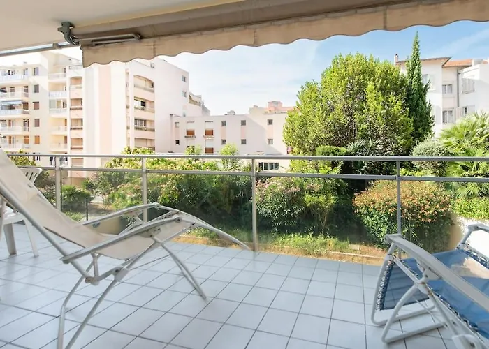 Bel En Bord De à Les Pins *