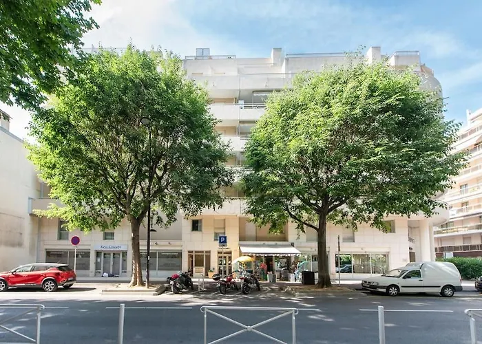 Bel En Bord De à Les Pins